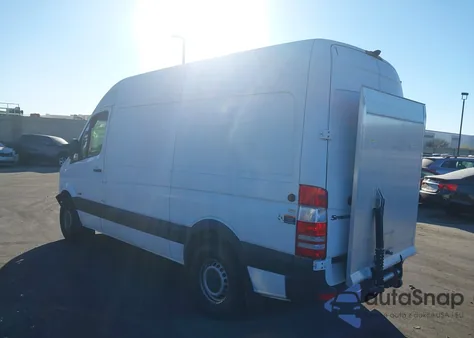 2011 Mercedes-Benz Sprinter 2500 Normal Roof из США, поврежденный, VIN WD3PE7CC5B5585446